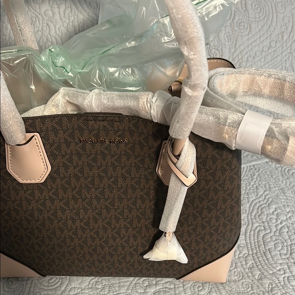 Michael Kors Brown and soft pink Satchel with Gold Hardware - Picture 2 of 10